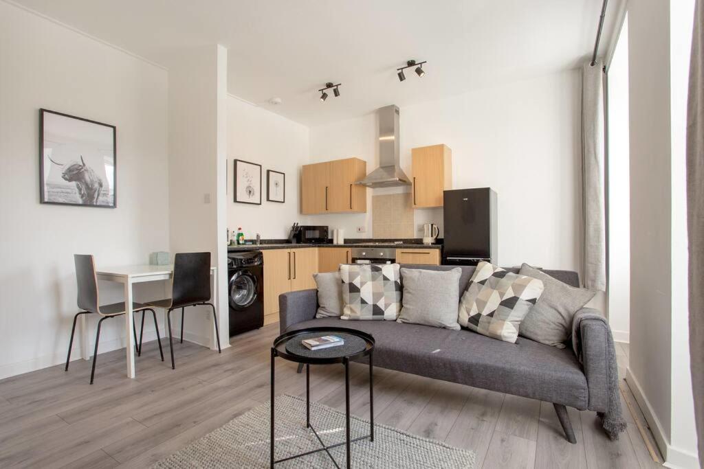 Modern & Bright 1 Bed For 4 Close To City Centre! 에든버러 외부 사진